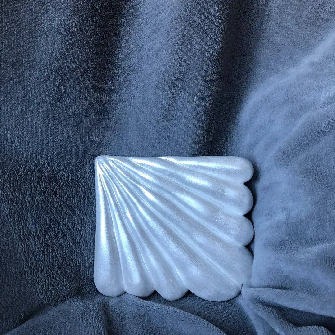 Pearly shell