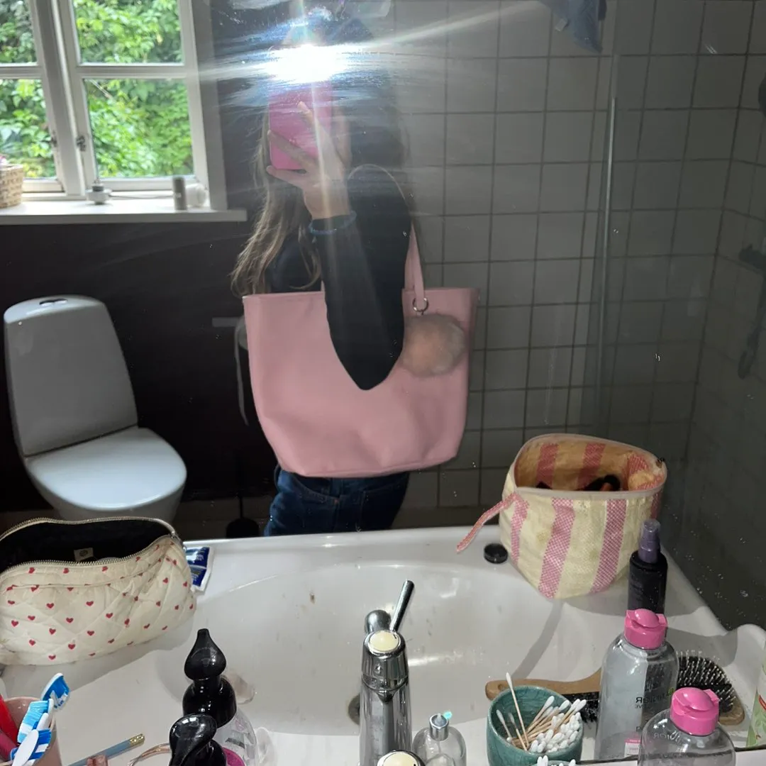 Pink taske