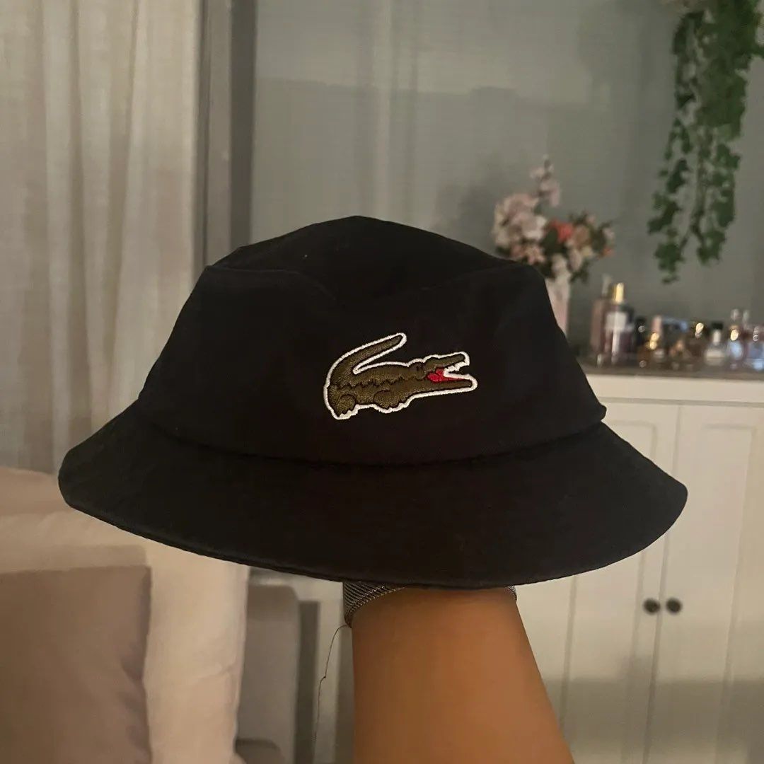 Lacoste bucket hat