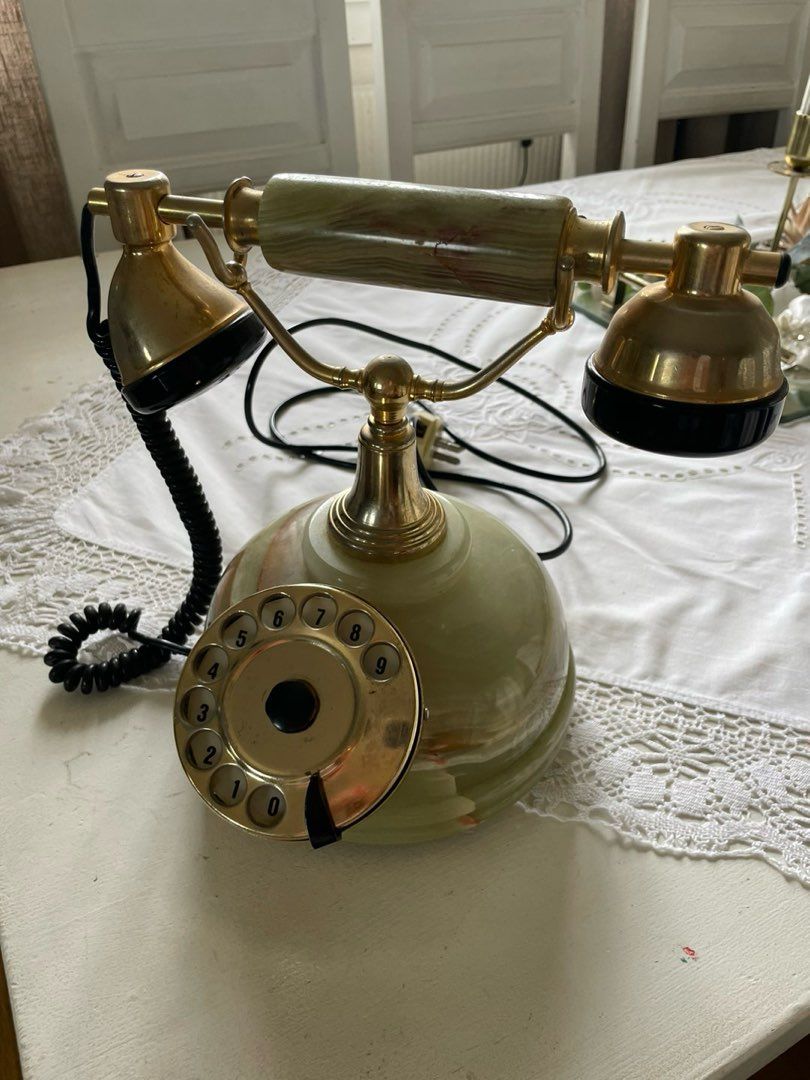 Gammel marmortelefon