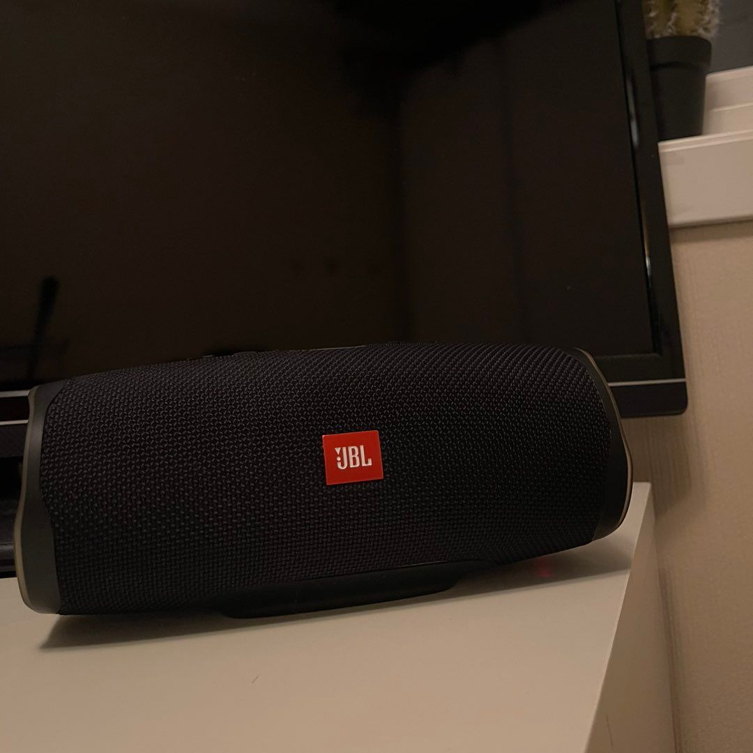 JBL Charge 4