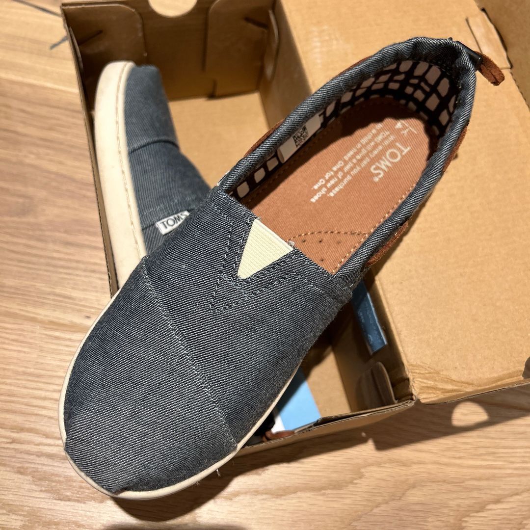 Toms