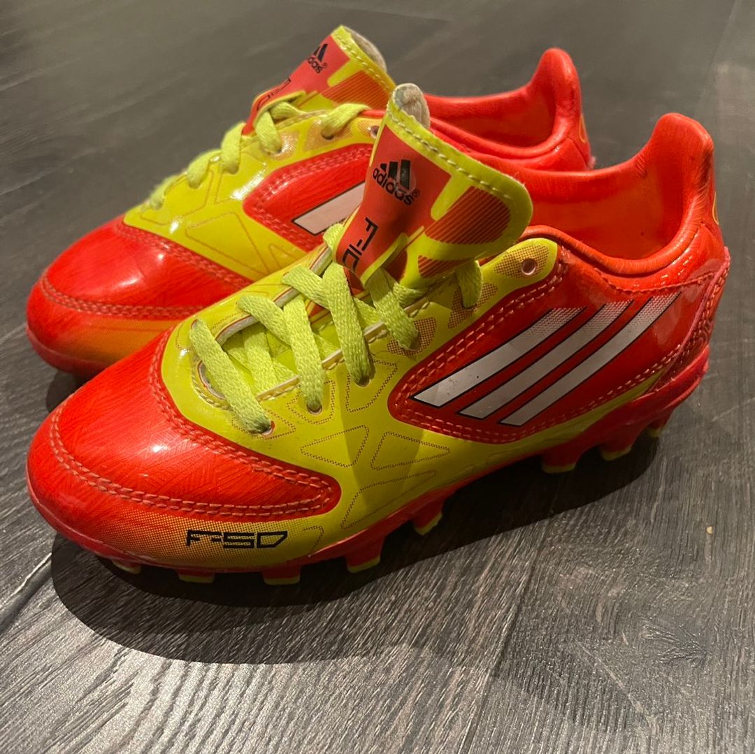 Adidas fotballsko