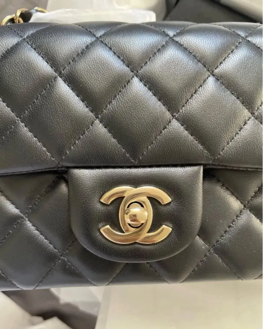 Chanel mini classic