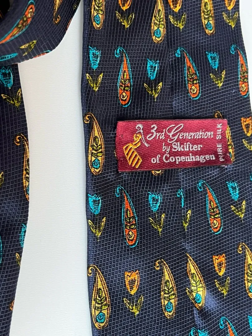 Vintage silk tie