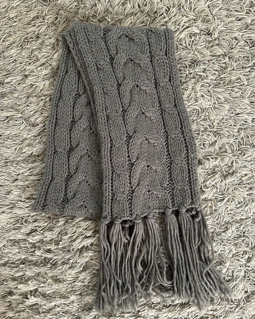 Grey scarf