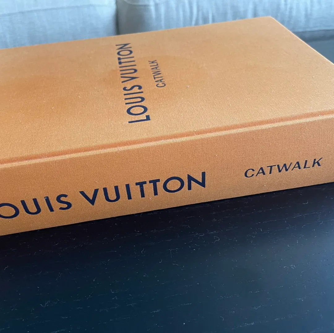 Louis Vuitton bok