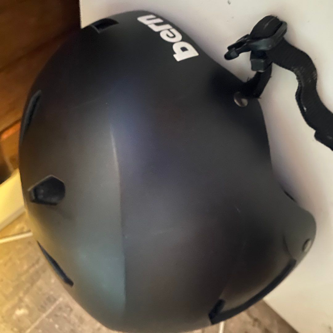 Snowboard helmet