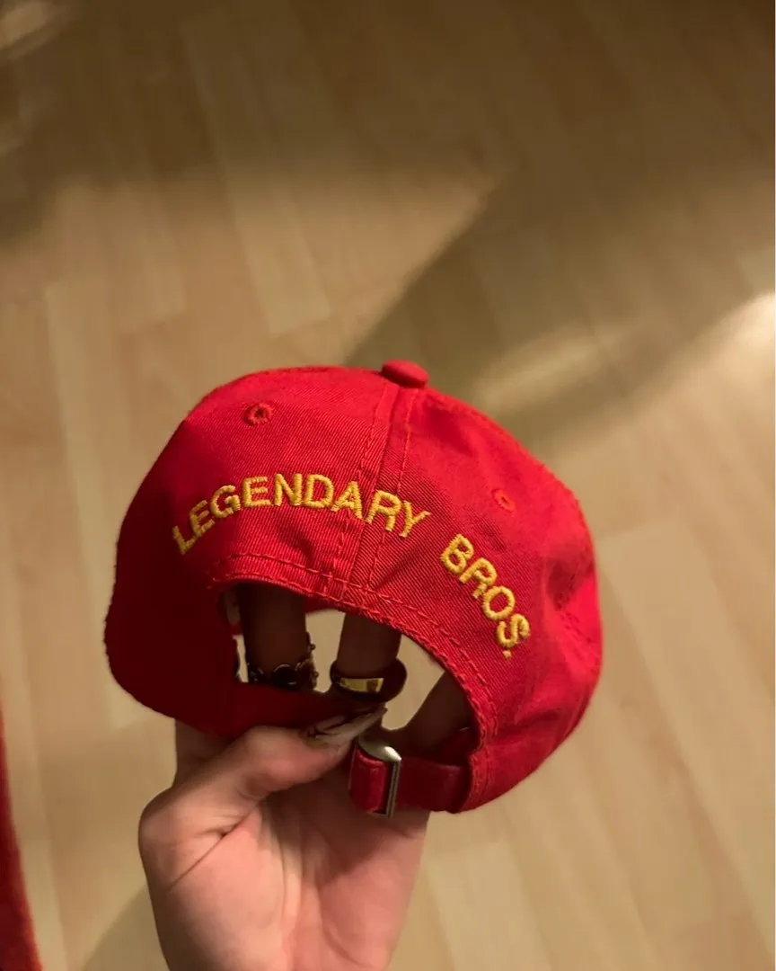 Dsquared caps