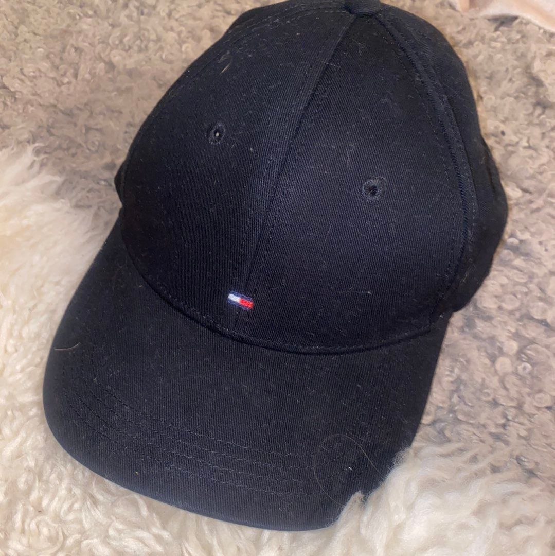 Tommy Hilfiger caps