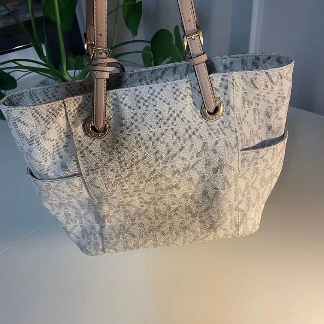 Michael kors laukku