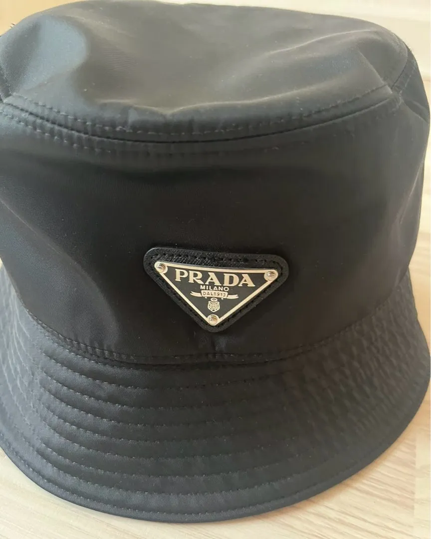 Prada bøllehat