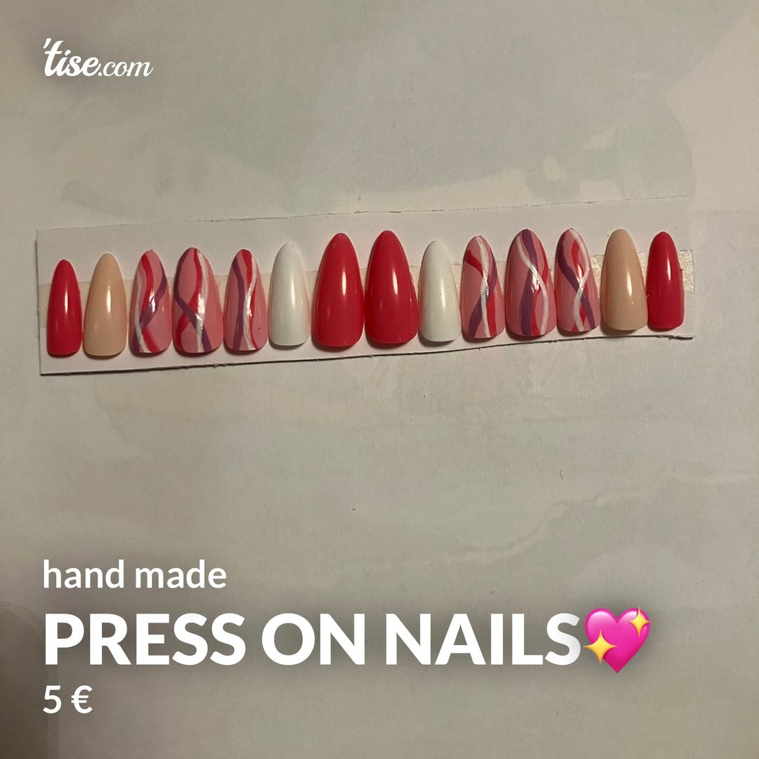 press on nails💖