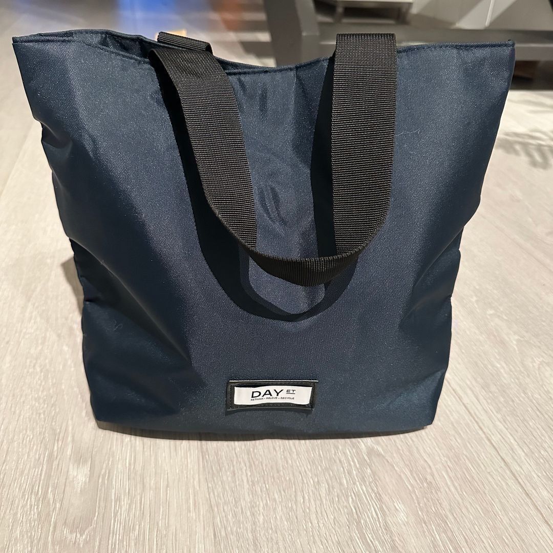 Gweneth open tote