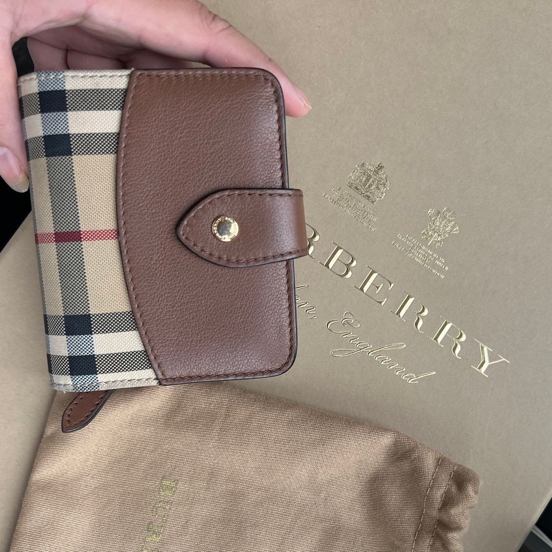 Burberry wallet