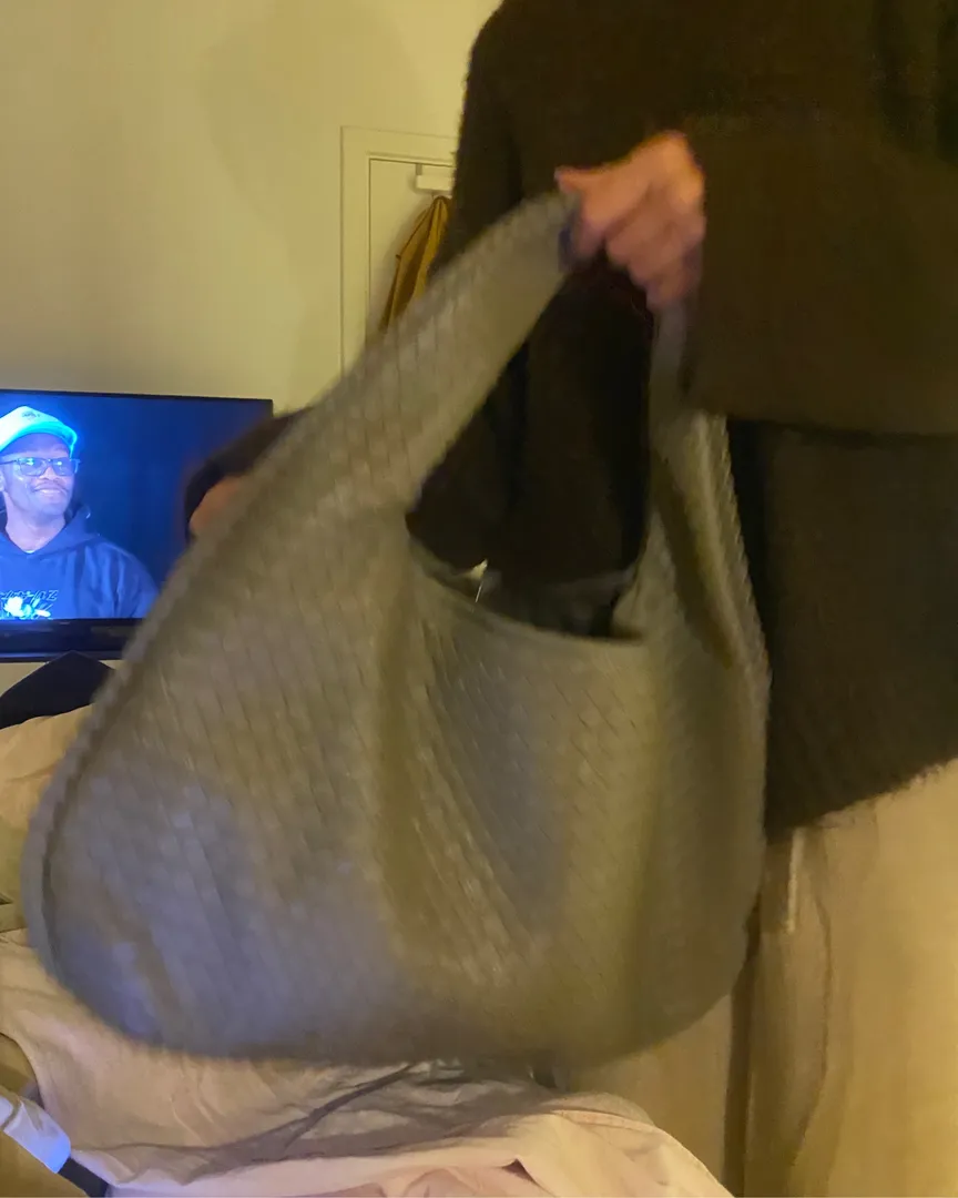 Grå charlotte bag