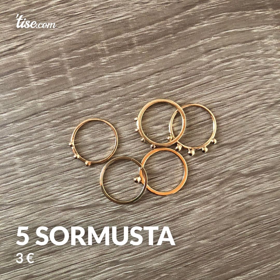 5 sormusta