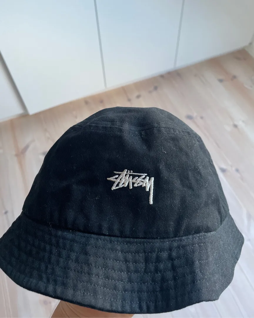 Stüssy bøllehat