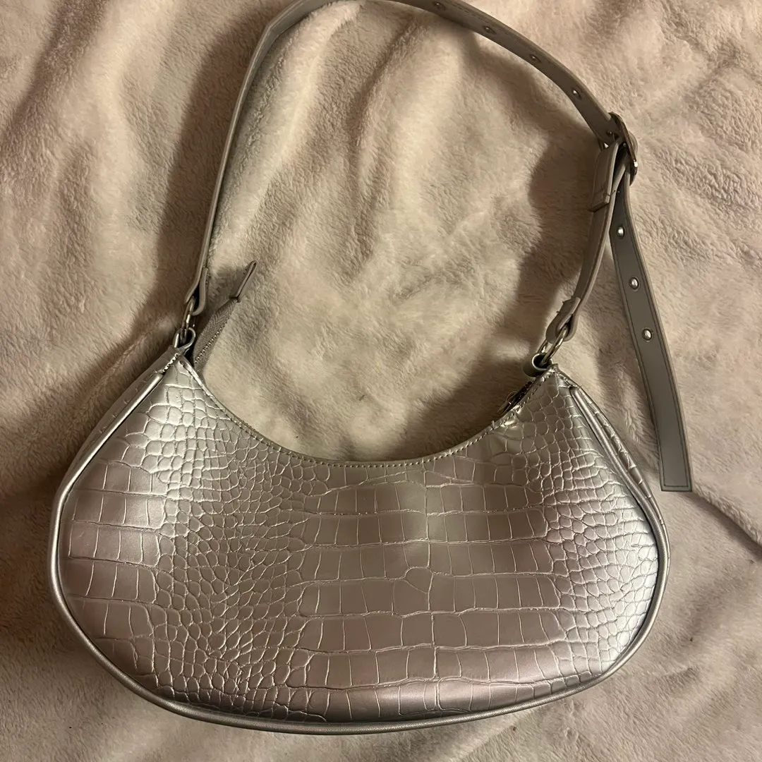 shoulder bag