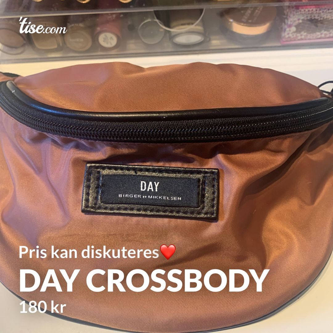 Day crossbody