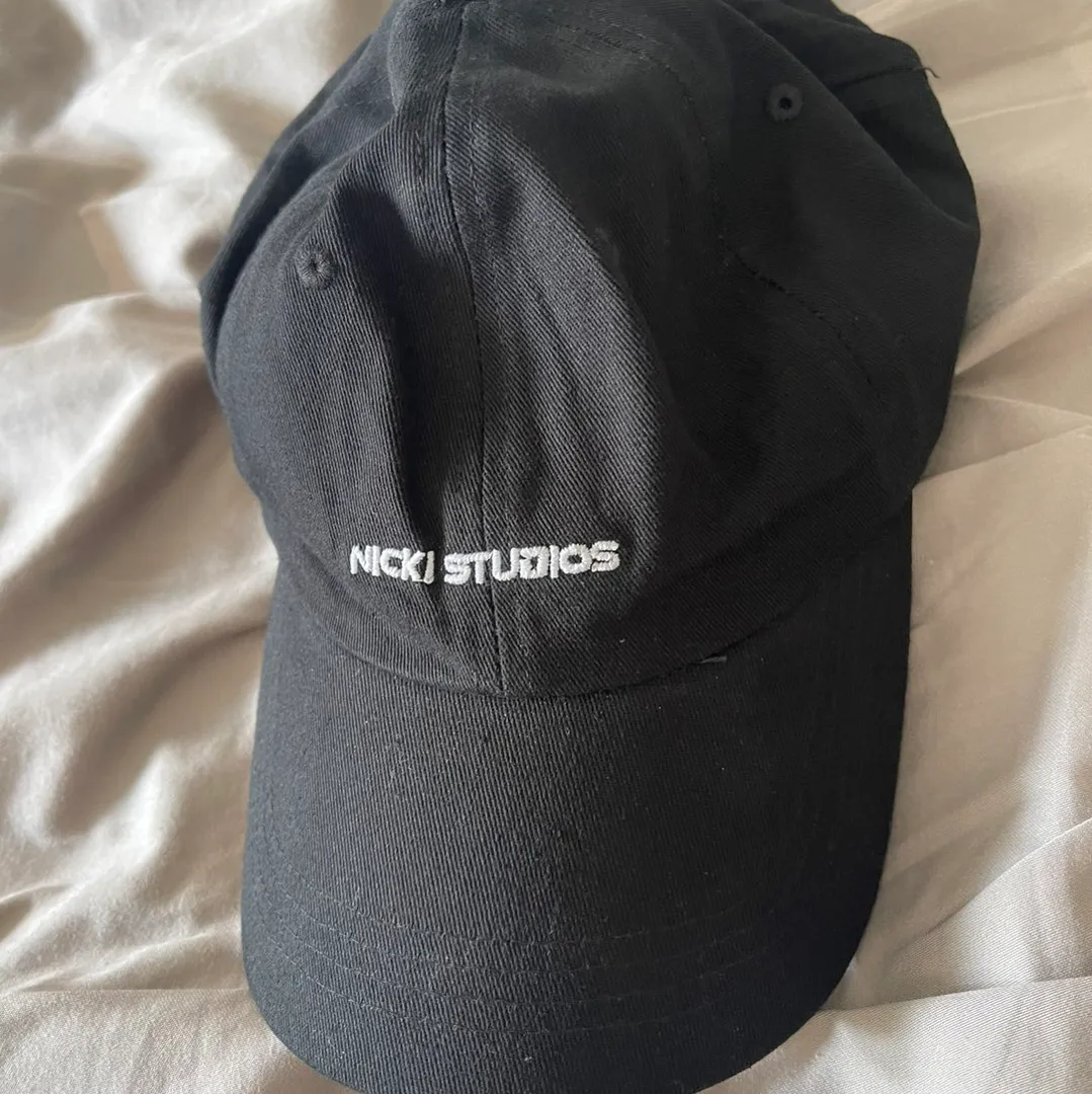 Nicki studios caps