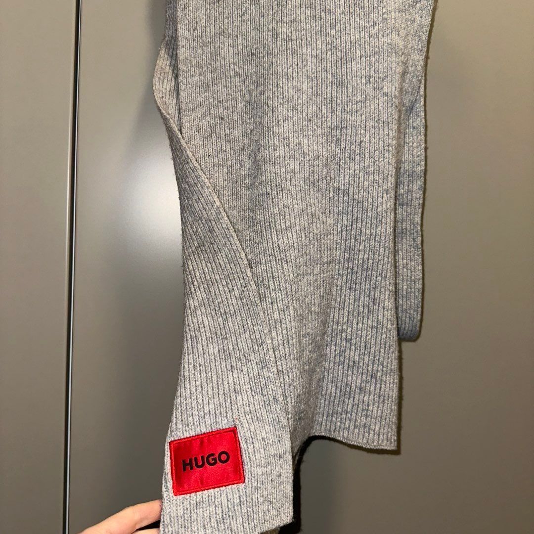 Hugo Boss skjerf