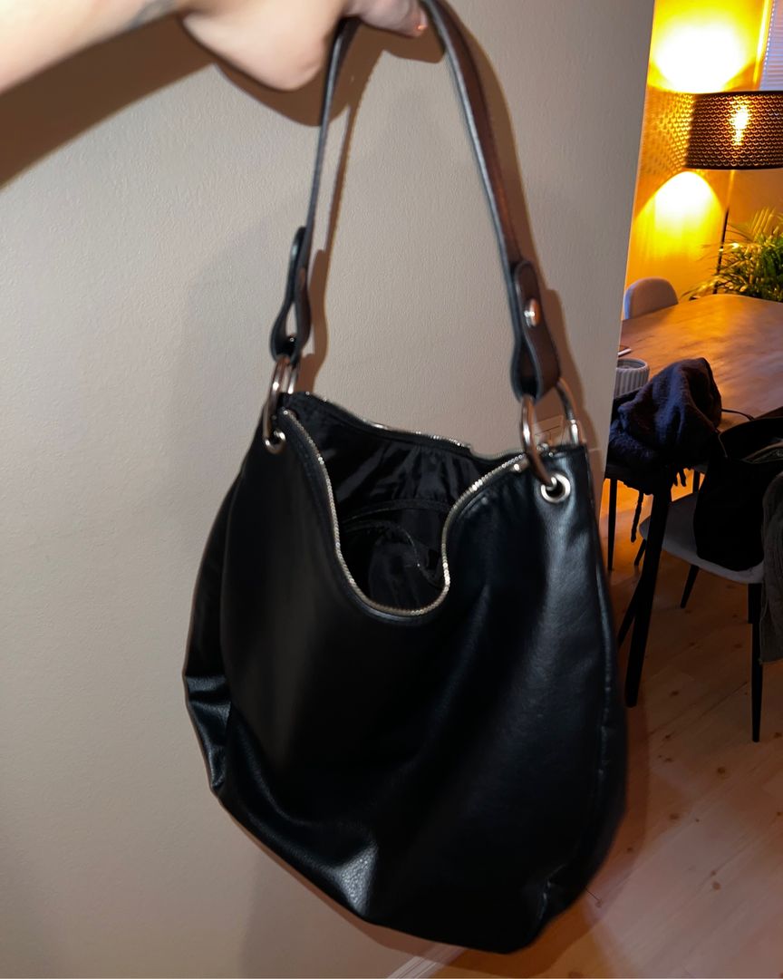 Bucket bag