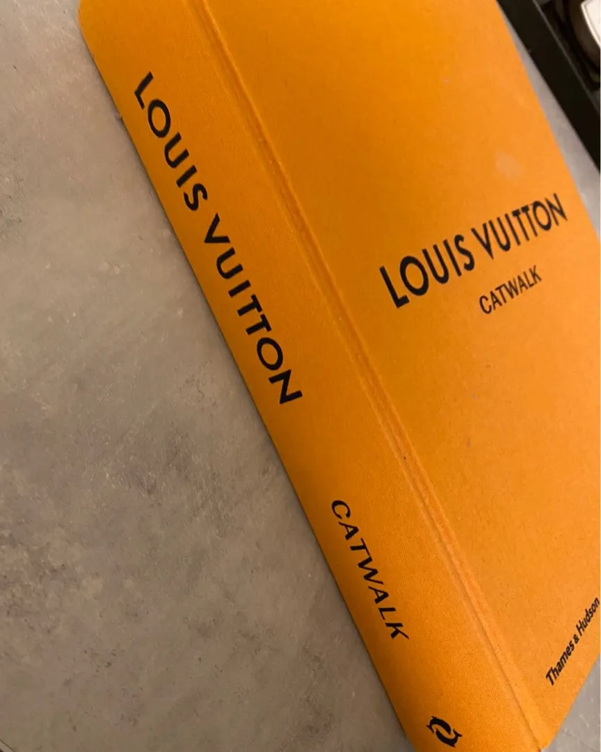 Louis Vuitton bok