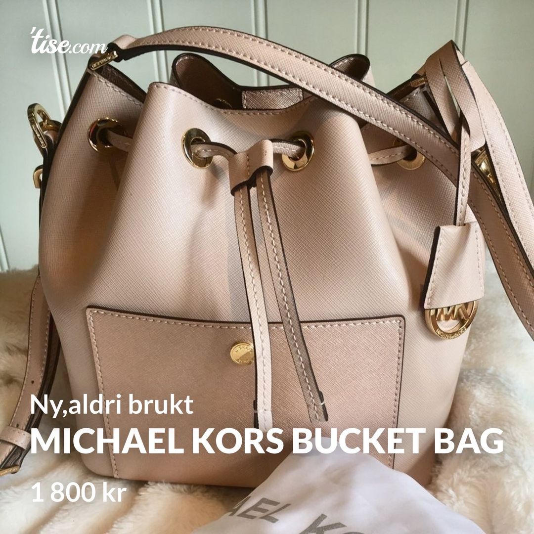 Michael Kors Bucket Bag