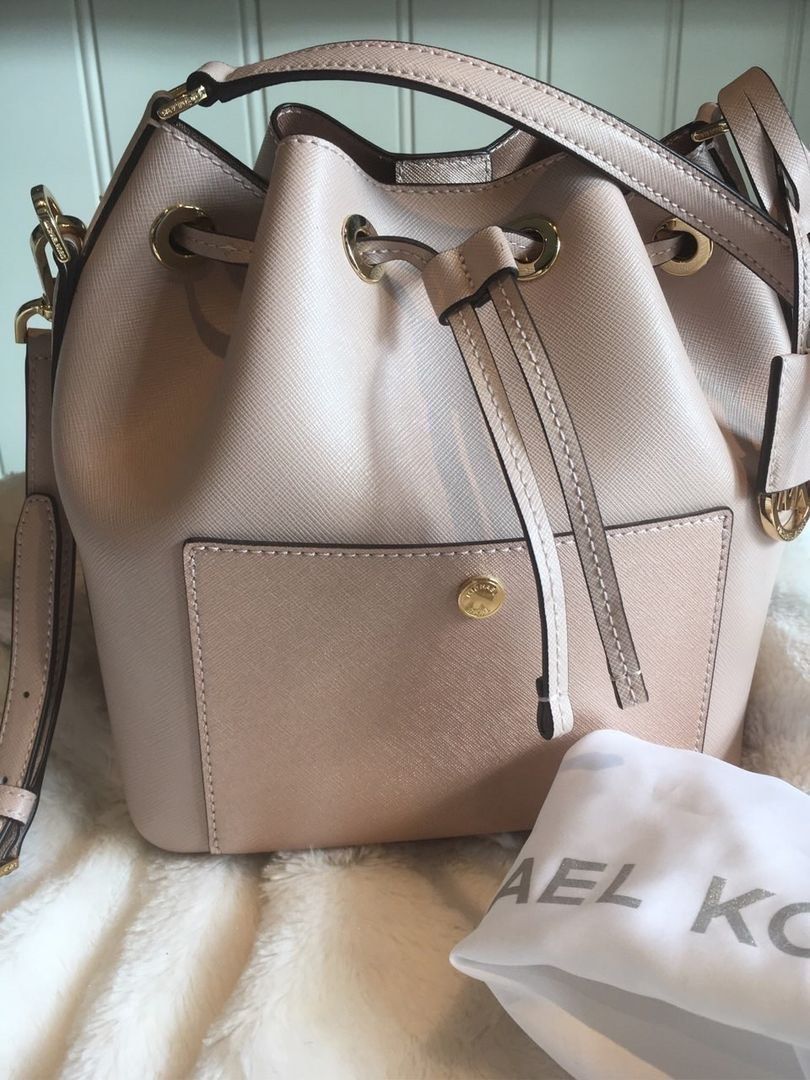 Michael Kors Bucket Bag