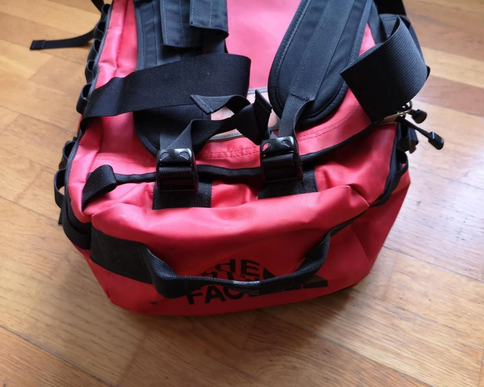 North Face duffelbag