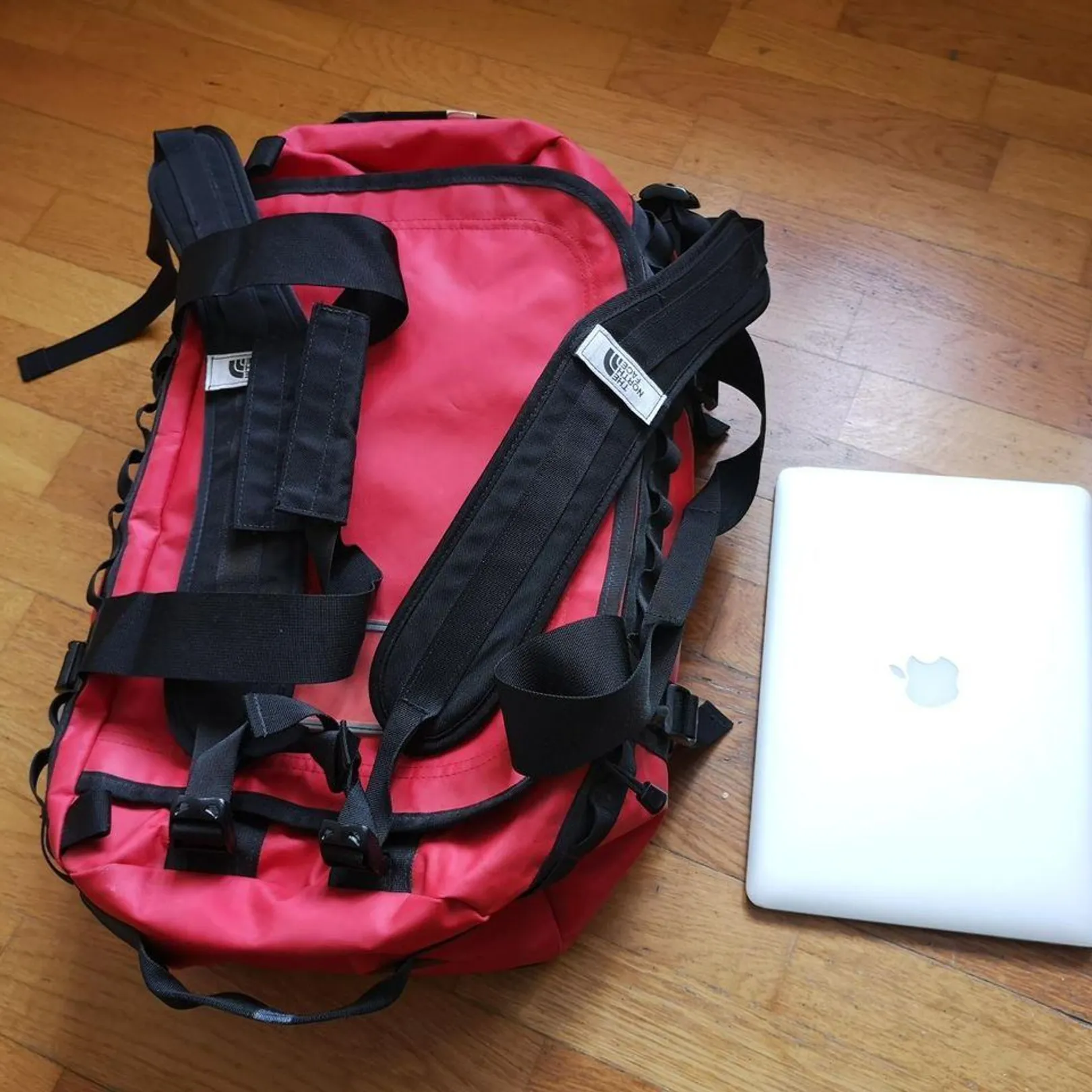 North Face duffelbag