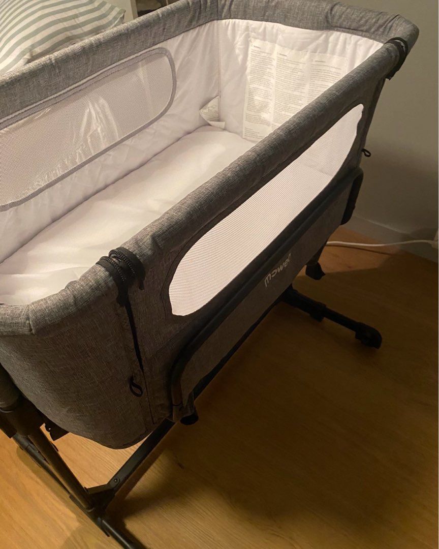 Moweo bedside crib