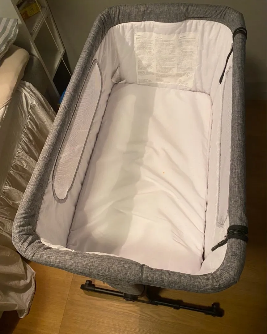 Moweo bedside crib