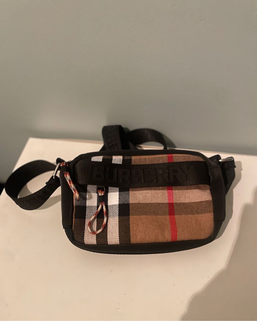 Burberry sidebag