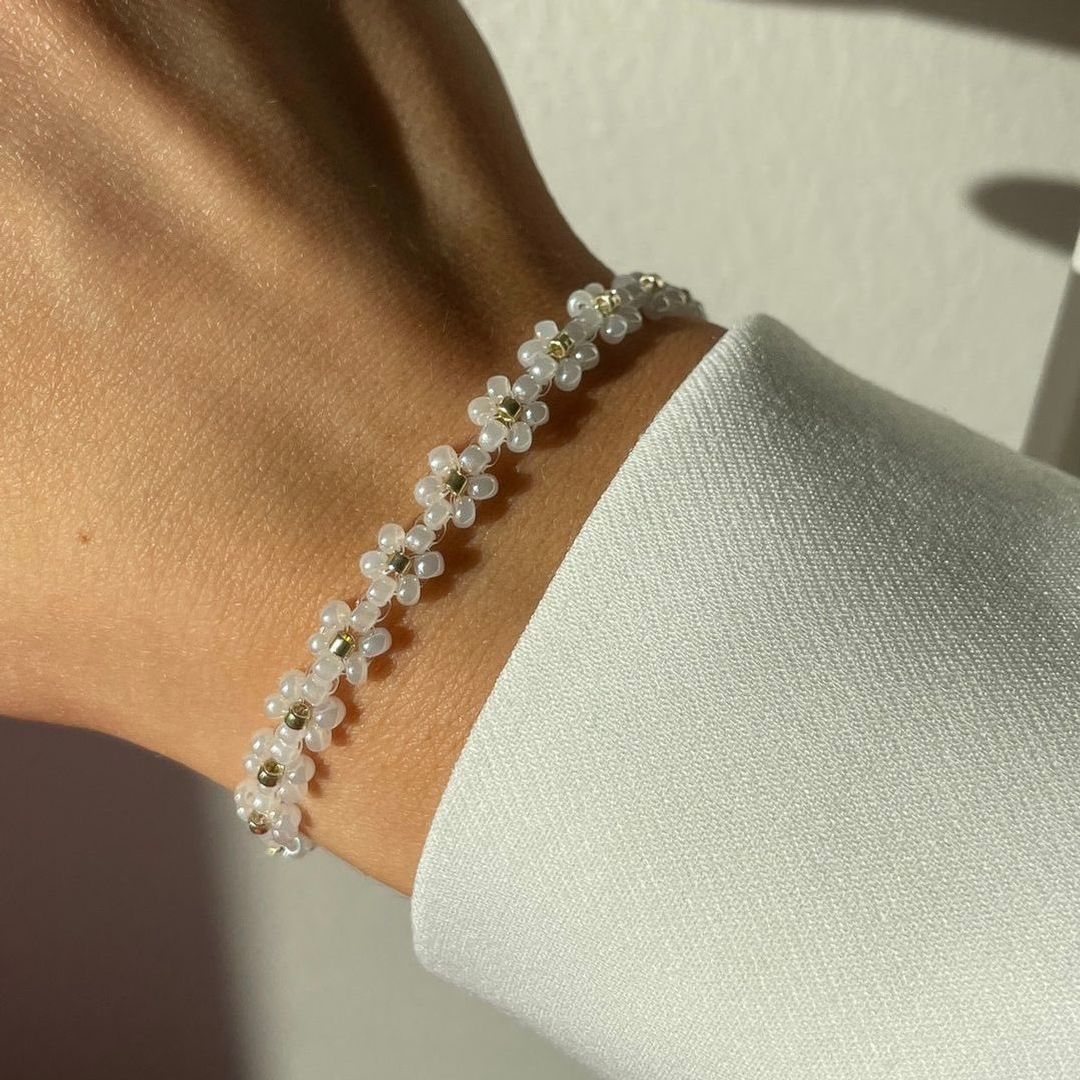 Daisy bracelet