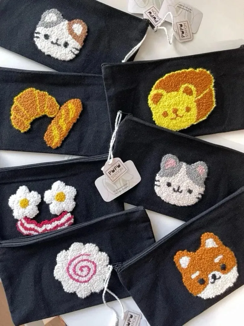 Narutomaki pouch