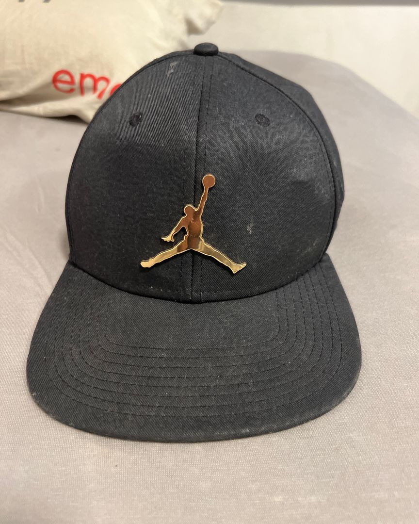 Jordan caps