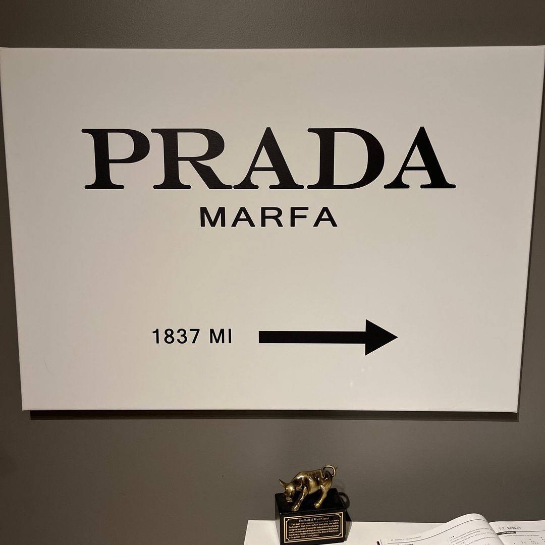 Prada Marfa Lerrer