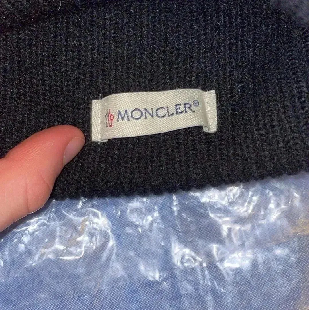 Moncler mössa