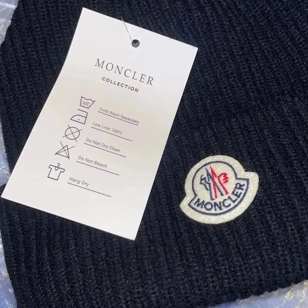 Moncler mössa