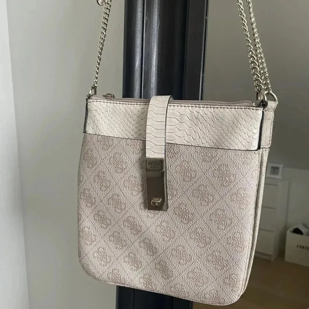 Guess crossbody bag