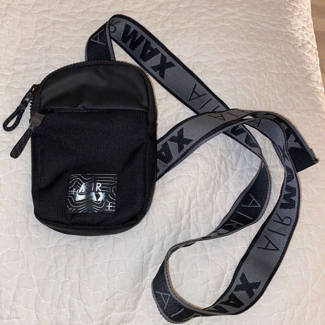 nike cross-body bag