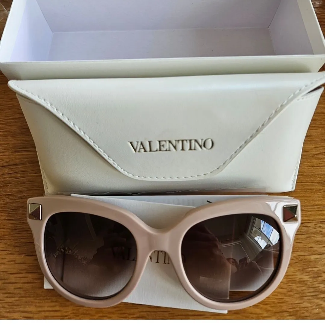 Valentino Sun