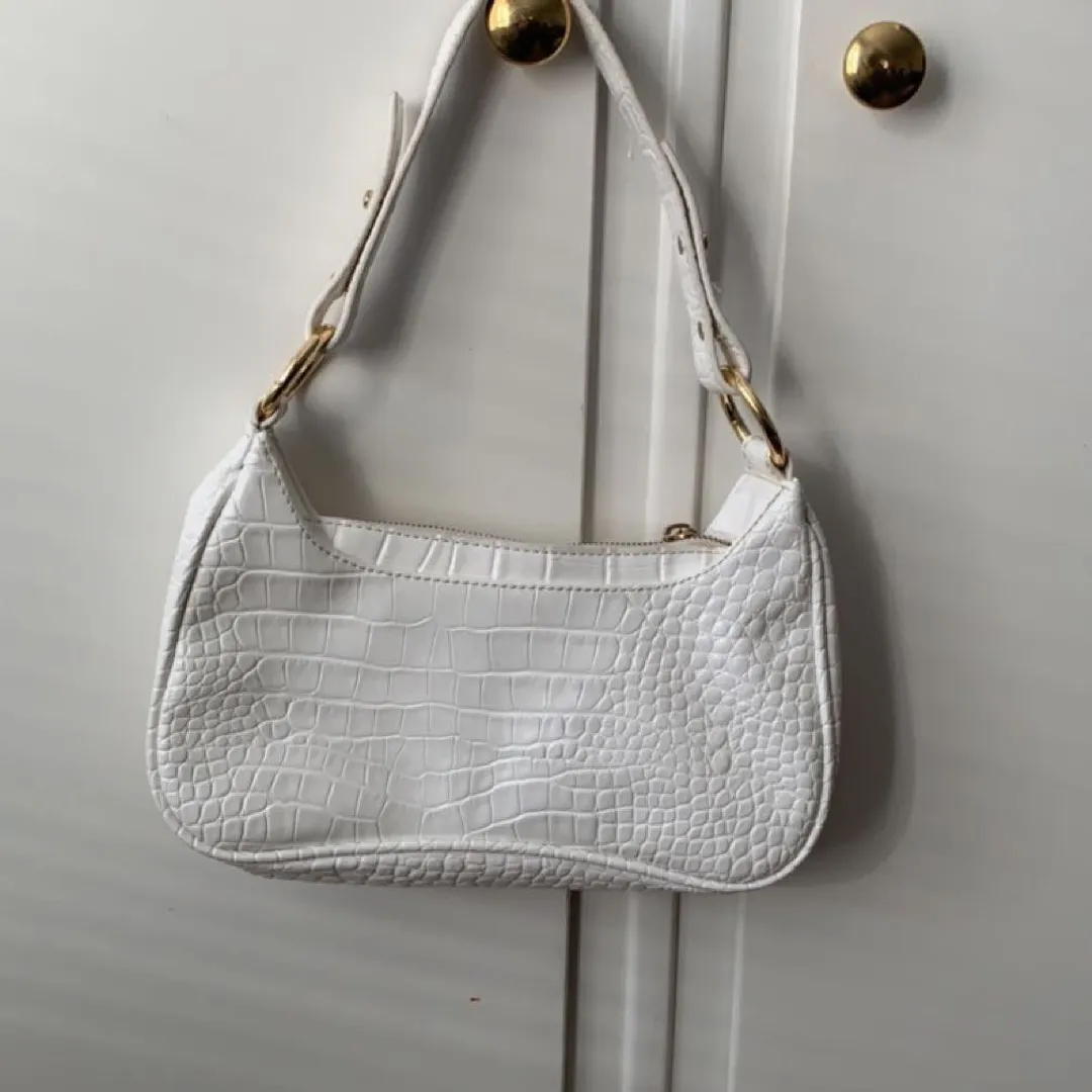 White Shoulder Bag