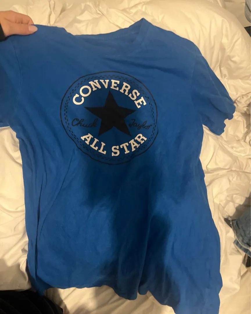 Converse tshirt