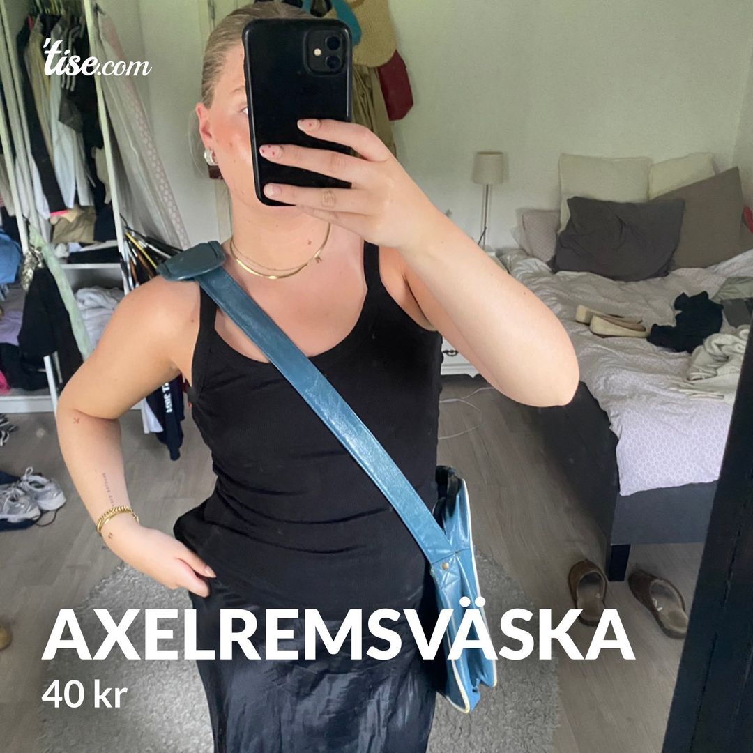 Axelremsväska