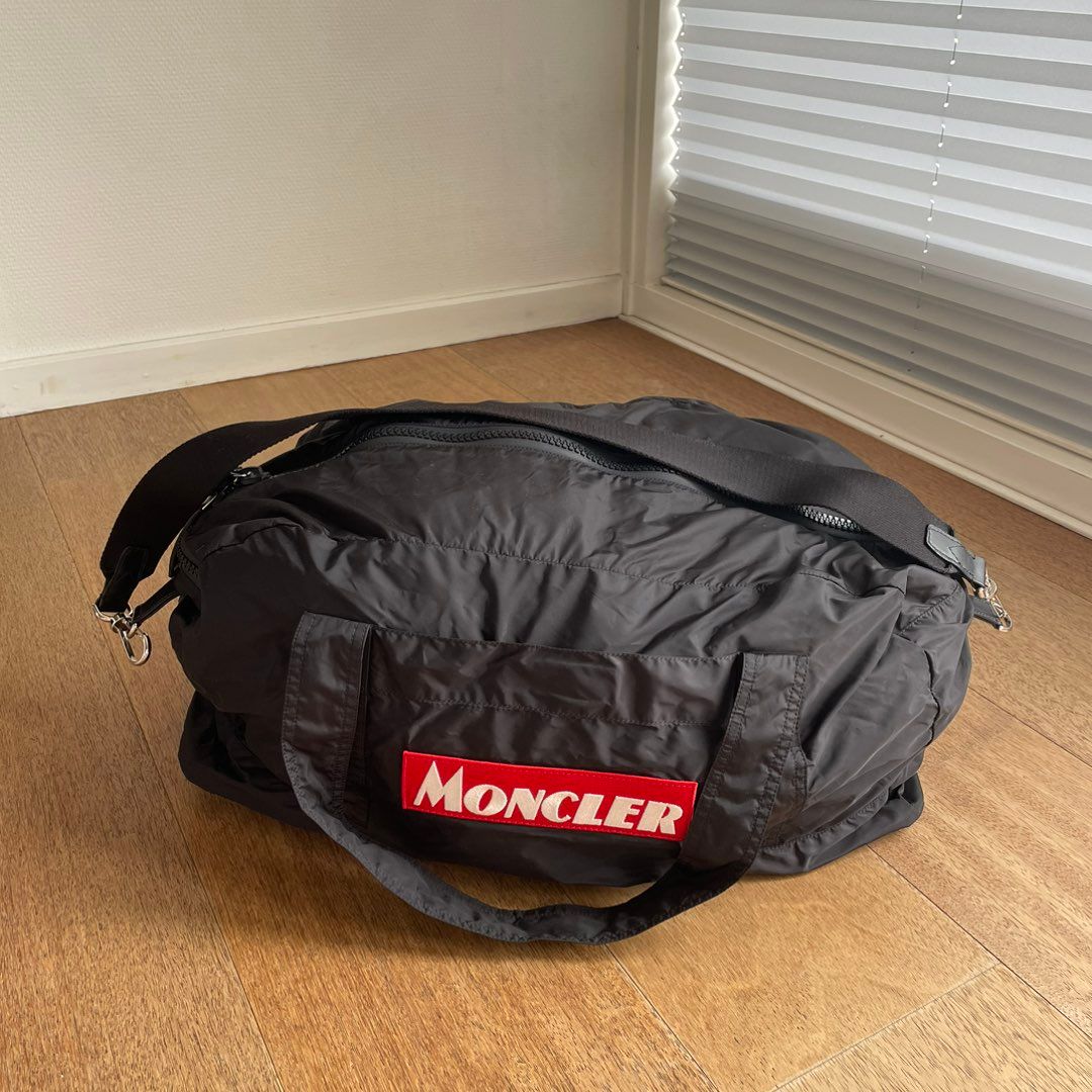 Moncler dufflebag