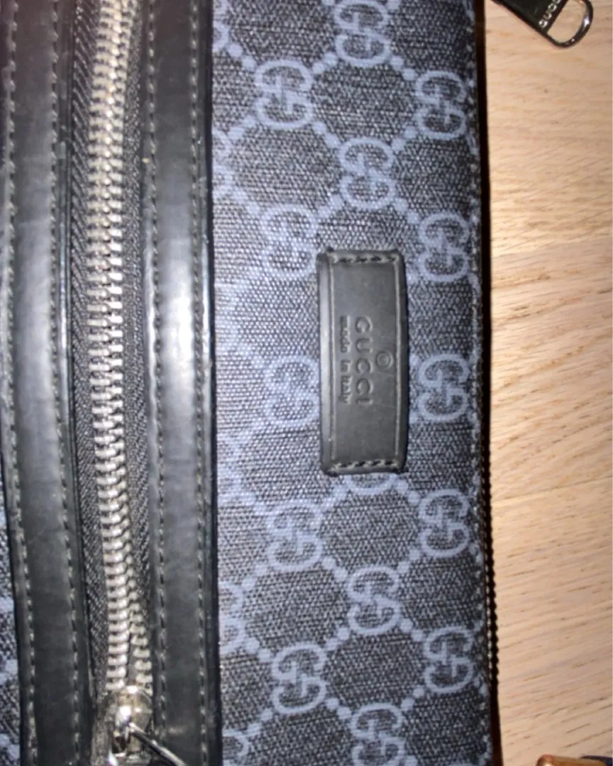 Gucci messenger bag