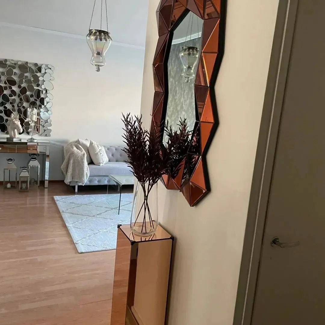 Mirror+ pöyta